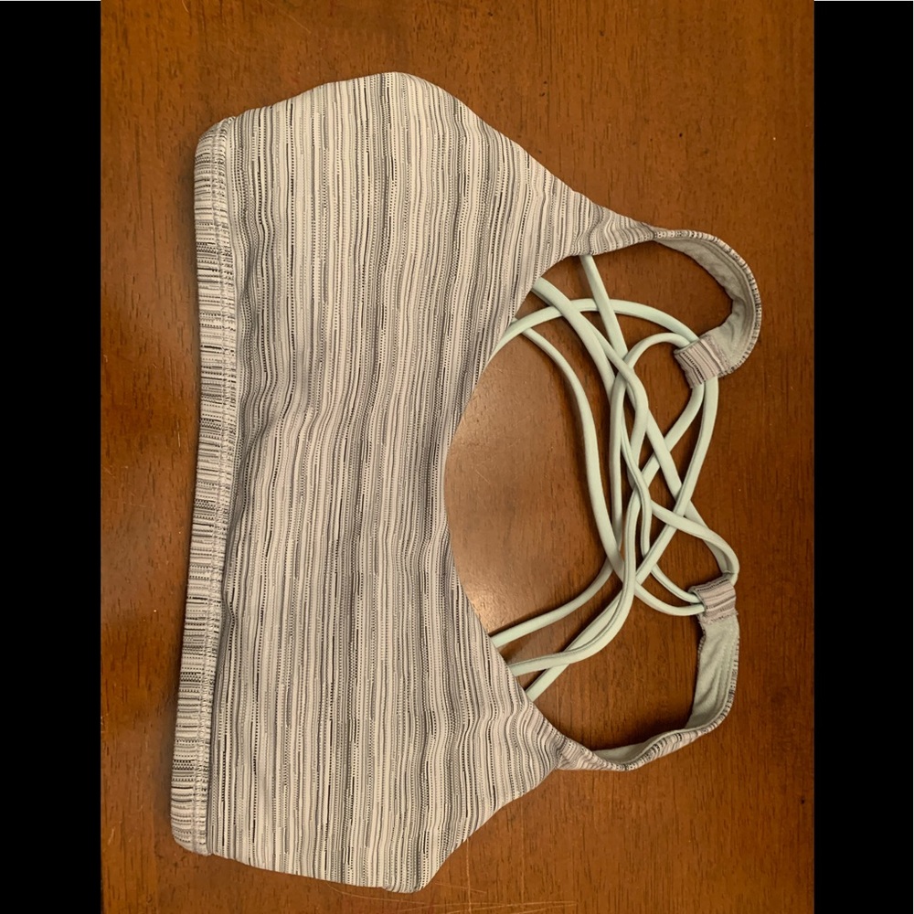 Lululemon sports bra